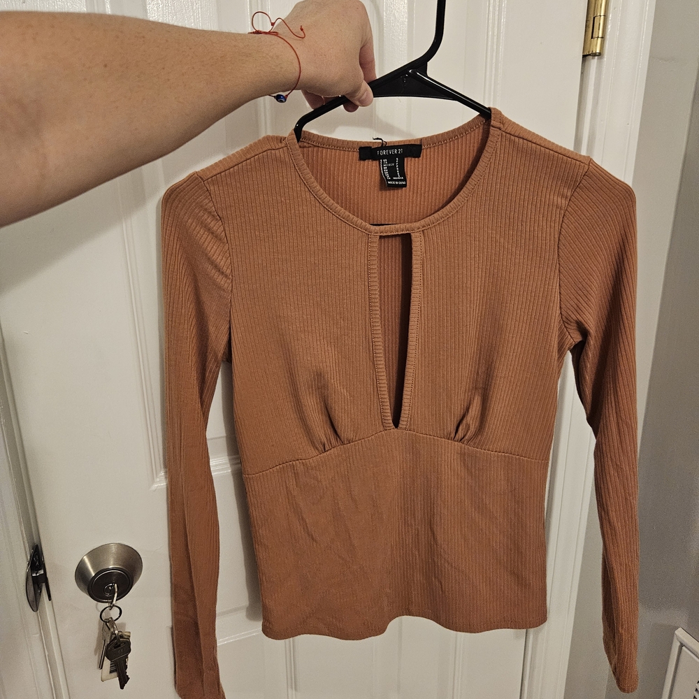 Forever 21 Rustic Keyhole Crop Long Sleeve